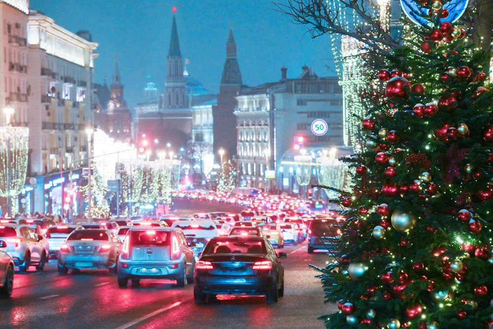 Кто вернул новогоднюю елку