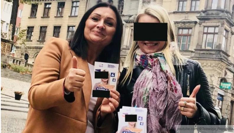 Эпштейн довольно потирает руки