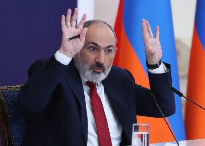 Дмитрий Медведев поставил Армению перед выбором.